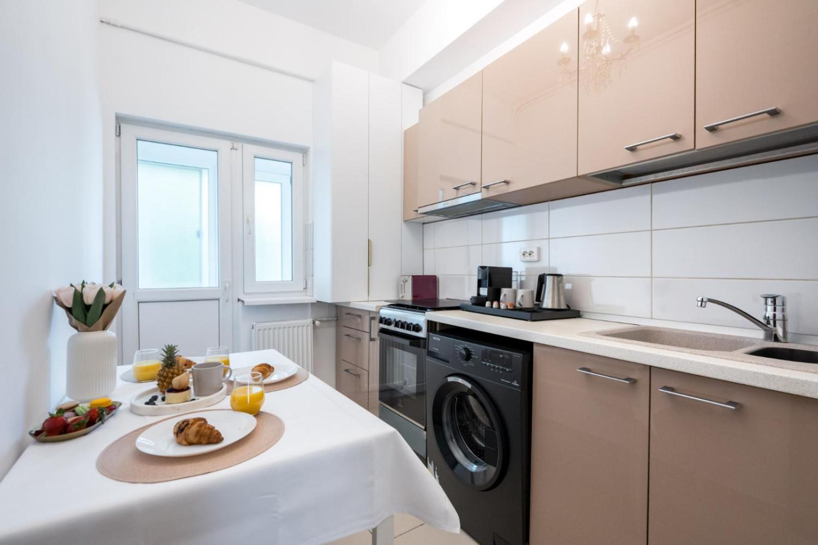 Highline Downtown Residences 6 Persons Family Apartment Bucarest Exterior foto
